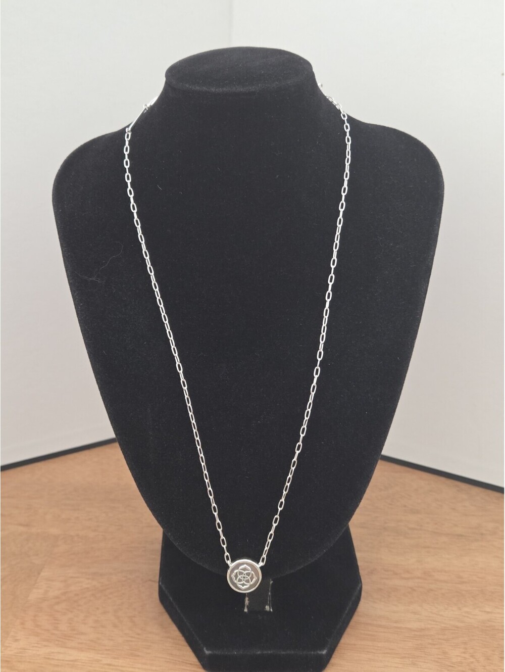Kendra Scott Silver Tone Pendant Necklace Floral Geometric Long Chain